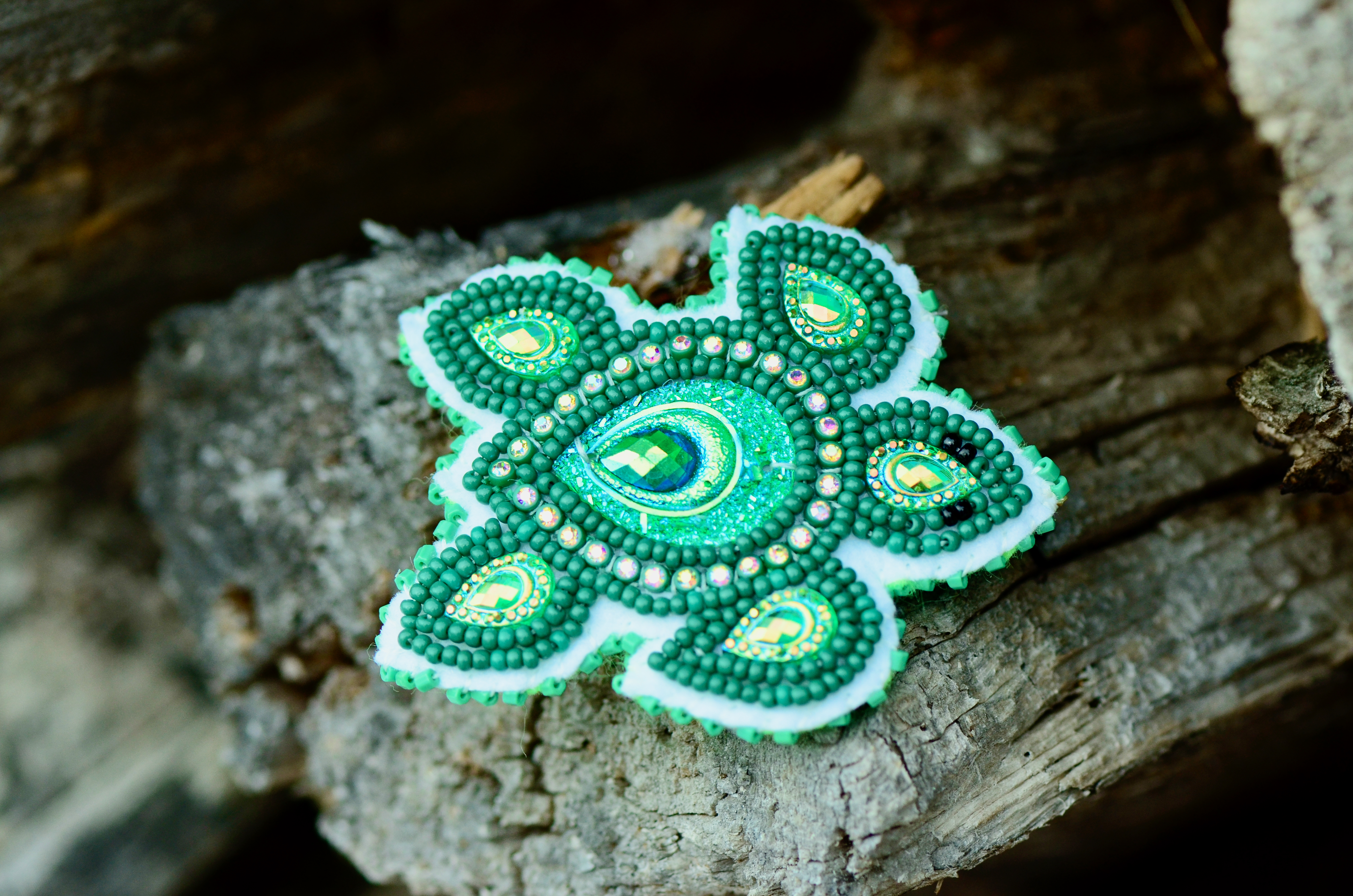 beaded turtle brooch
